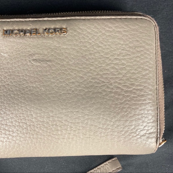 Michael Kors double zip around leather wristlet - Picture 3 of 13